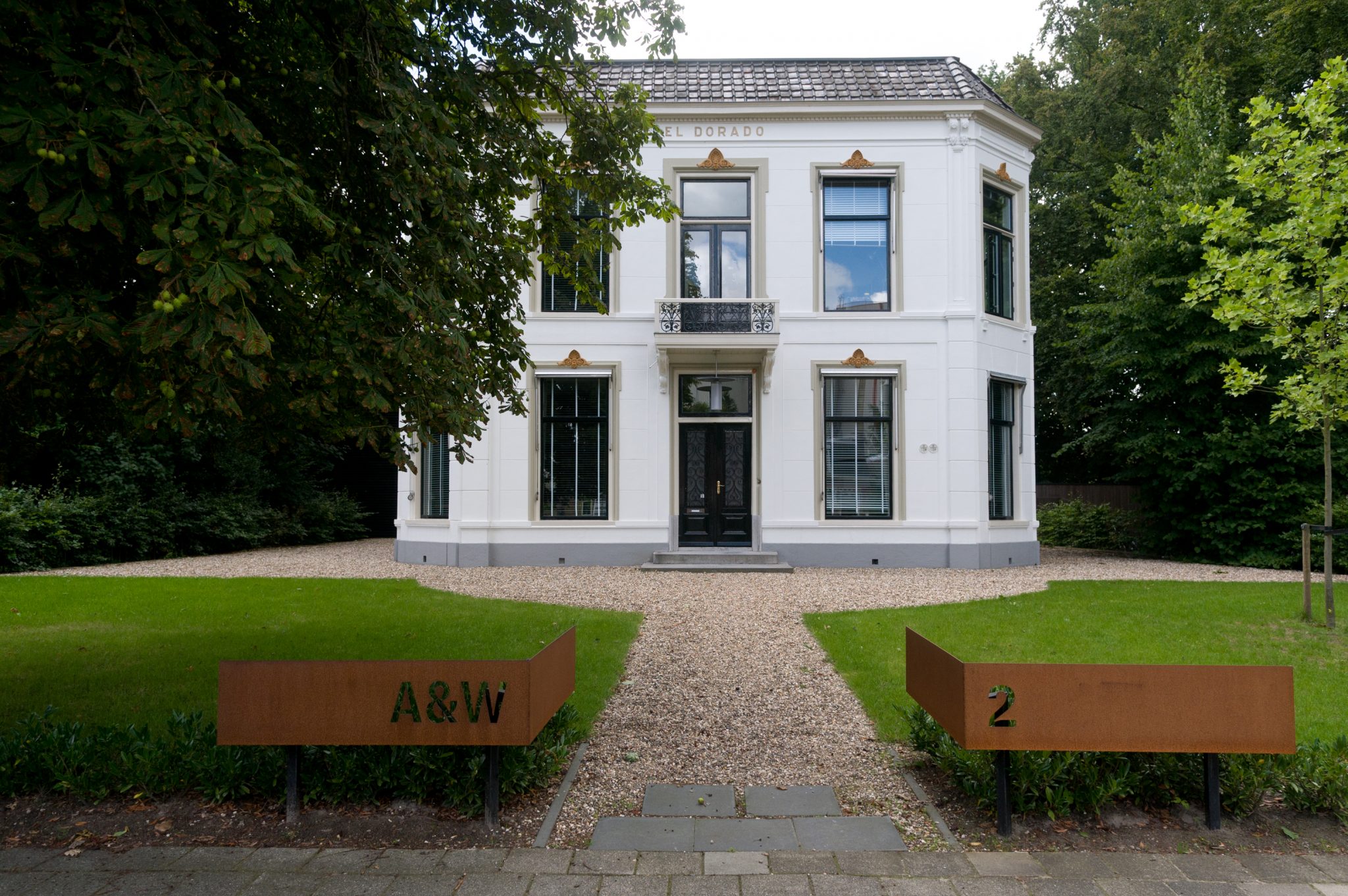Kantoorpand A&W. Foto Kees van den Akker