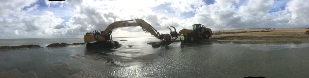 Werken aan kweldertransplantatie bij de Prins Hendrik Zanddijk